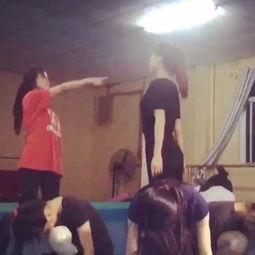 舞蹈集体舞成人简单视频,跟随舞蹈视频，体验集体舞的魅力