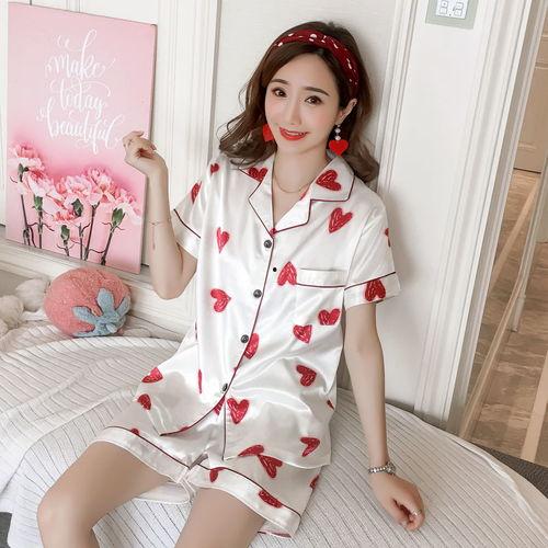 女性成人睡衣视频,女性成人睡衣风采展示